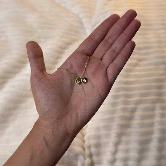 Collar con PAR de iniciales personalizadas